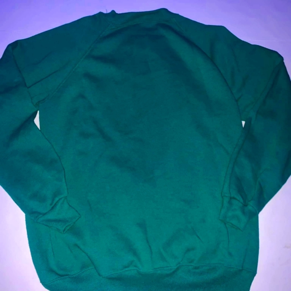 Size large green sweat shirt